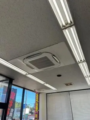 川口市で店舗の業務用エアコンが冷えないトラブルに対応しました!